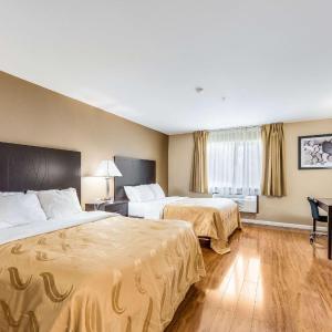 Queen Room with Two Queen Beds - Accessible/Non-Smoking 