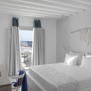 Divine Double Sea/Pool View
