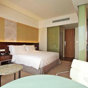 Upper Superior King Room - Non-Smoking