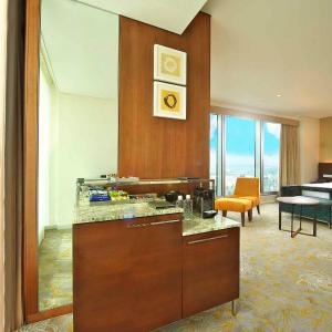 Premium Corner King Room - Non-Smoking