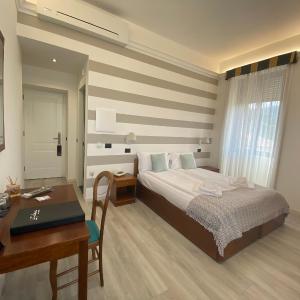Double Room with Lake View