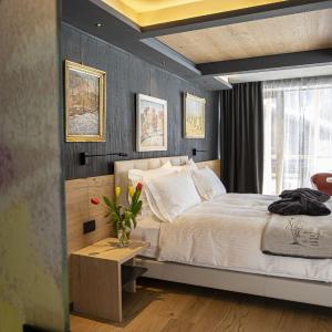 King Room with Mountain View