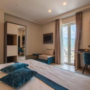 Deluxe Double or Twin Room with Sea View