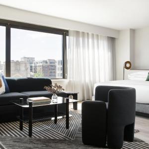 Art Studio King Suite