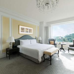 Valley Wing Deluxe Suite, Lounge Access