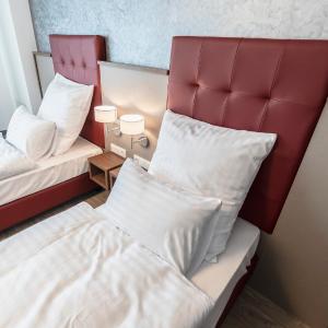 Twin Room with Private Bathroom