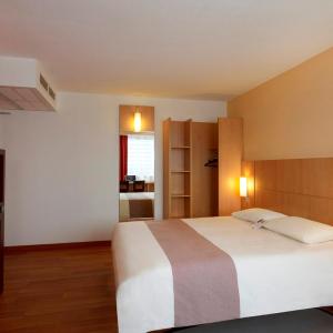 Standard Family Room with One Double Bed and One Single Bed