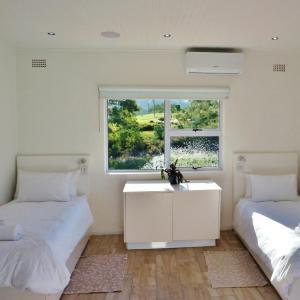 Superior Family Room (Mountain Facing)