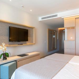 Double or Twin Room for Single Use