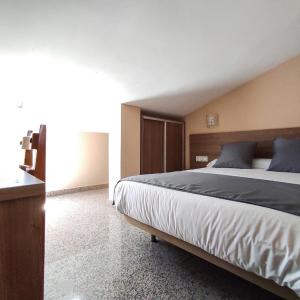 Small Double Room with Fan