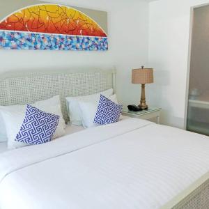 Deluxe Double Room with Pool Access