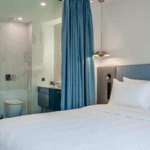 Deluxe Double Room with Bath