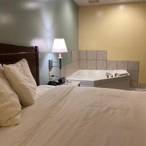 King Room with Jetted Tub Non Smoking