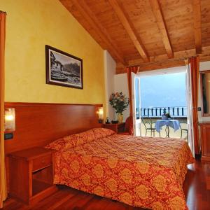 Superior Double or Twin Room with Balcony and Lake View