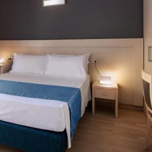 Standard Double or Twin Room with Sea View