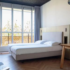 Medium Room