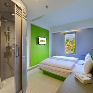 Connecting Room with Sea View