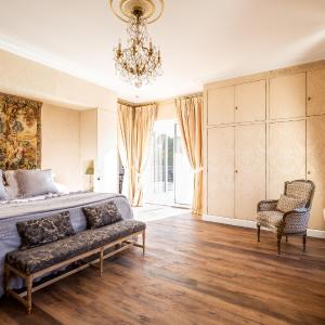 Suite - Castle