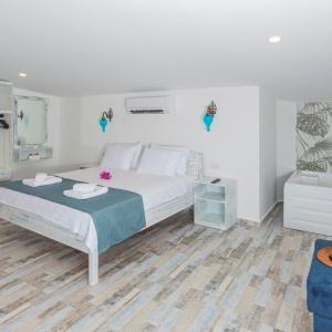 Sea View Honeymoon Room with Spa Bath 2 
