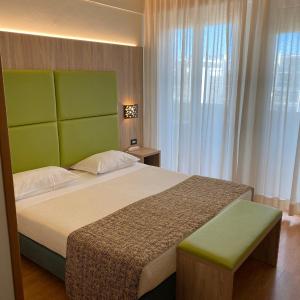 Double or Twin Room with Sea View