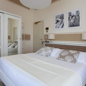 Connecting Room with Balcony