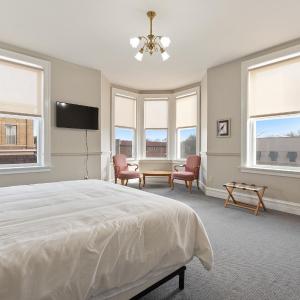 Superior King Suite