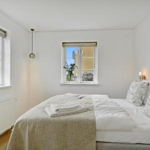 Family Room with Balcony or Terrace