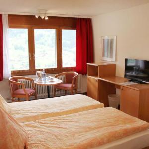 Superior Twin Room with Eiger View