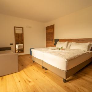 Double or Twin Room with Private Bathroom