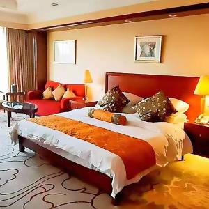 Deluxe Junior Room