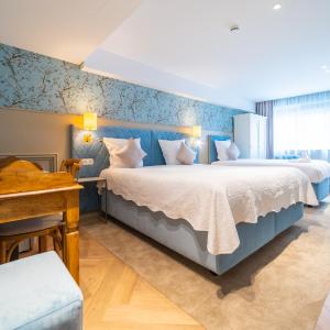 Family triple room