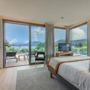 Penthouse with terrace - Lake Side with complimentary spa access