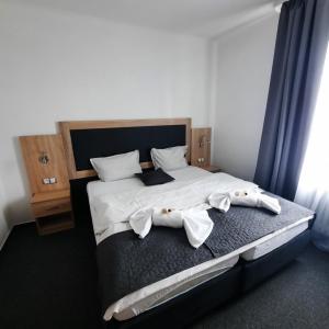Double or Twin Room with Private Bathroom