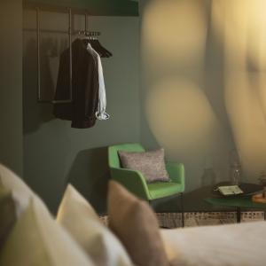 Premium Queen room with single sofa bed