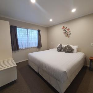 One Bedroom Unit with Spa Bath