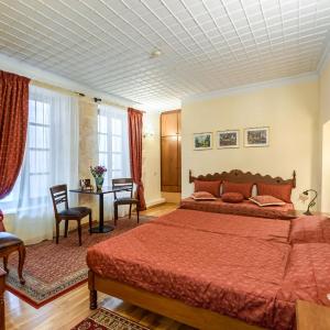 Comfy Economy Room