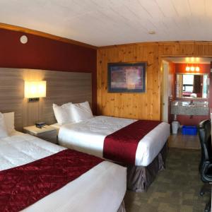 Queen Room with Two Queen Beds - Non-Smoking