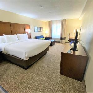 Standard King Room with Sofa - Non Smoking