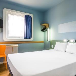 Standard Apartment with One Double Bed