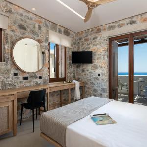 Double Room with Balcony and Sea View