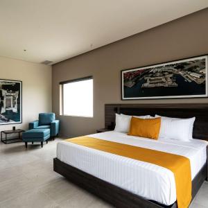 King Suite with Sofa Bed and Mountain View