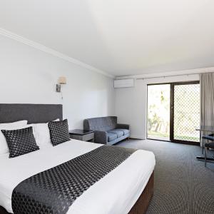 Executive Queen Room