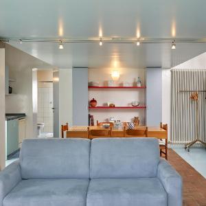 Apartment with Pool View 