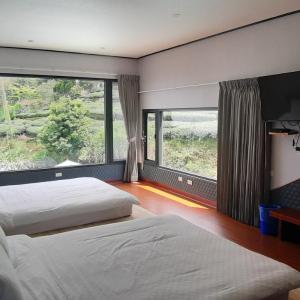 Quadruple Room with Mountain View