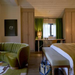 Suite with Hot Tub