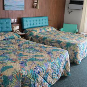 Two Double Beds and Water View