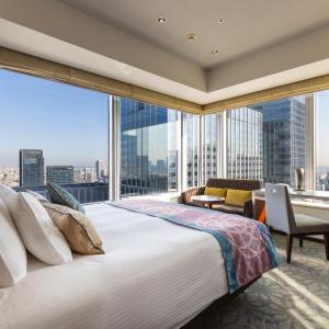 Corner King Room with City View - Non-Smoking