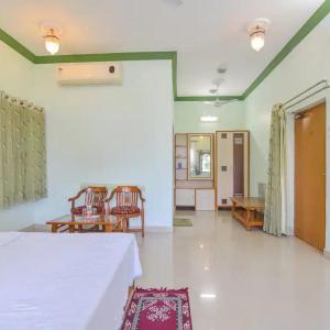 Suite with Lake View