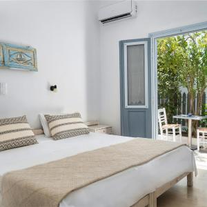 Standard Double Room with Garden View