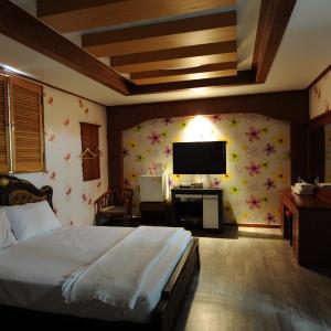 Deluxe Family Suite